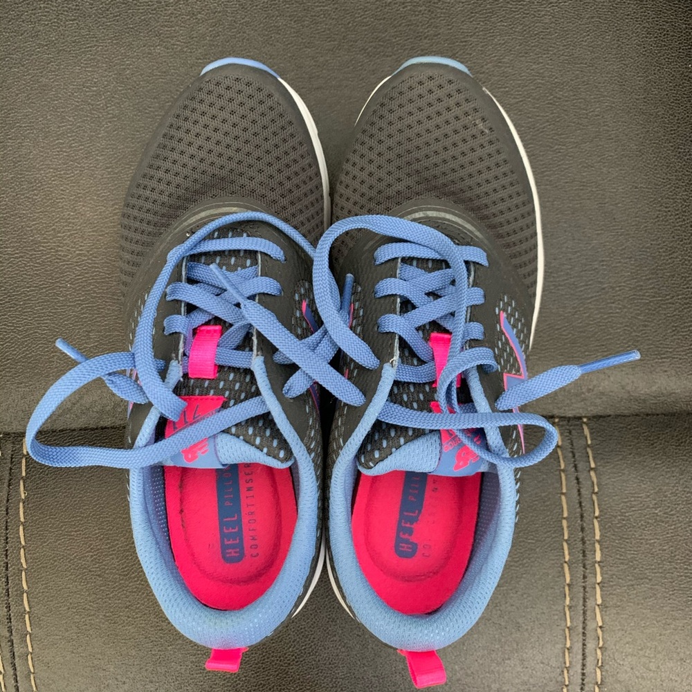 New Balance Women Sneakers